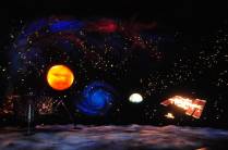 Representação do espaço sideral (Kennedy Space Center, no Cabo Canaveral, na Flórida - EUA)